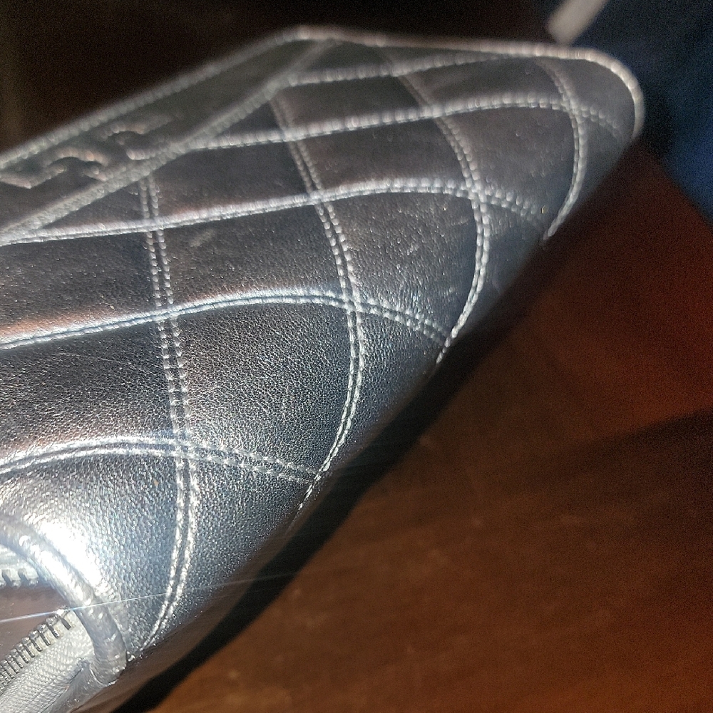Silver Quilted Women's Wallet - Picture 6 of 8
